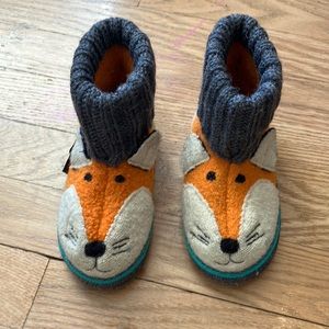 Garnet Hill kids wool fox slippers size 7